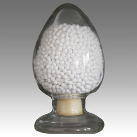 安定性が高い活動化させたアルミナの化学触媒白い球0.4mL/Gの気孔の容積